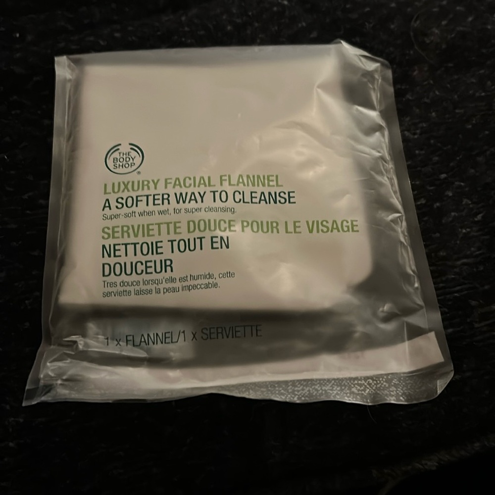 The Body Shop Facial Flannel